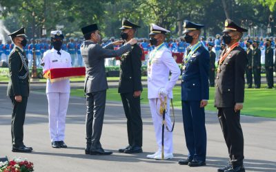 PRESIDEN MELANTIK RATUSAN PERWIRA REMAJA TNI-POLRI ANGKATAN 2022