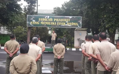Menjaga Kebersihan dan KeamananKesatrian Akademi Militer