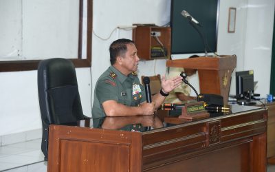 Gubernur Akmil Berikan Arahan Kepada Dosen Pembimbing Tugas Akhir Taruna Akmil