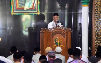 AKMIL GELAR SHALAT IDUL FITRI