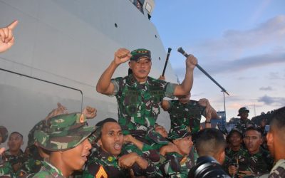 Pengarahan dan Apresiasi Gubernur Akademi Militer beserta Ibu kepada Taruna Akademi Militer Tingkat IV dalam Kunjungan Latsitardanus ke XLIII di Provinsi Sumatera Barat