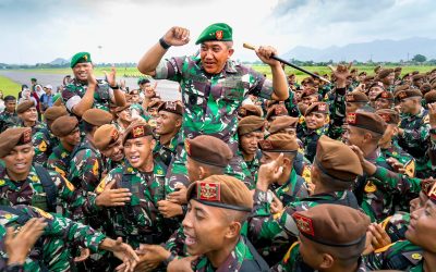 Wing Day Taruna Tk IV Sermatutar, Gubernur Akmil beserta Ibu Novita Wisnu Graha Bangga.