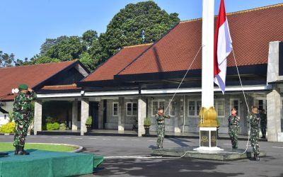Akademi Militer Laksanakan Upacara Bendera Mingguan