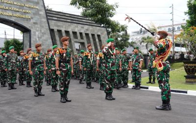 Tradisi Penyambutan Tim GSCL Akademi Militer Yang Tampil Memukau di Parade Hari Republik India 2025