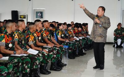 Ceramah Pembekalan Brigjen TNI Willem Diaz Kepada Taruna Tingkat III