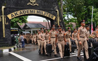 Danmentar Akmil Pimpin Apel Pemberangkatan Cuti Taruna