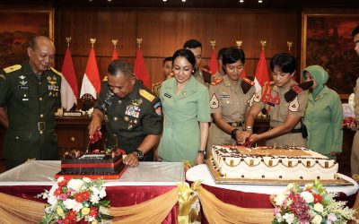 Gubernur Akademi Militer Gelar Makan Malam Bersama Taruna dalam Perayaan Ulang Tahun