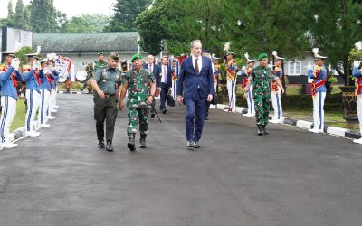 Duta Besar Prancis Berkunjung Ke Akademi Militer