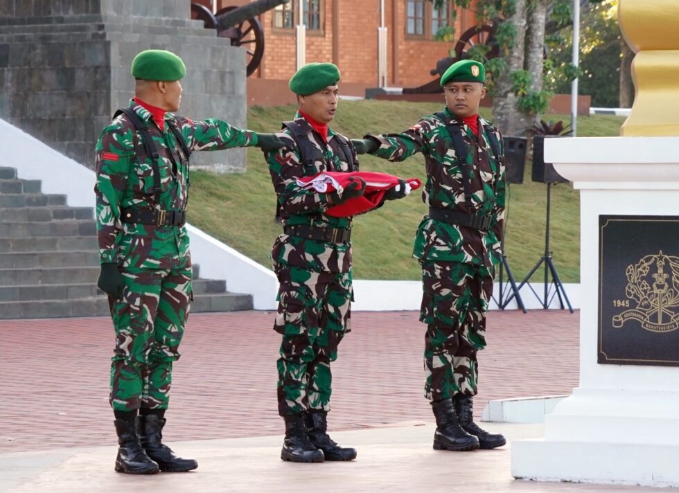 Dirum Akmil Pimpin Upacara Bendera di Akademi Militer | Akademi Militer