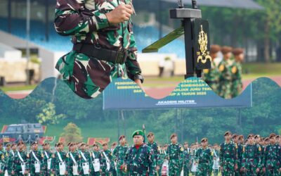 Inspektur Akmil Pimpin Upacara Bendera Awal September