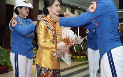 Ny. Tanya Rano Tilaar Resmi Dikukuhkan Sebagai Ibu Asuh Taruna Akmil