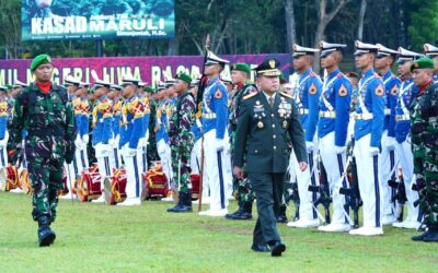 Wakil Gubernur Akmil Pimpin Jalannya Upacara HUT ke-80 TNI
