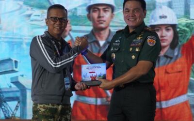 Gubernur Akmil Beri Pembekalan Geopolitik Kepada Peserta Retreat SIG