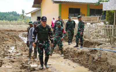 Taruna Akmil Satgastar Latsitardanus XLVI Terima Kunjungan Gubernur Akmil di Tamiang